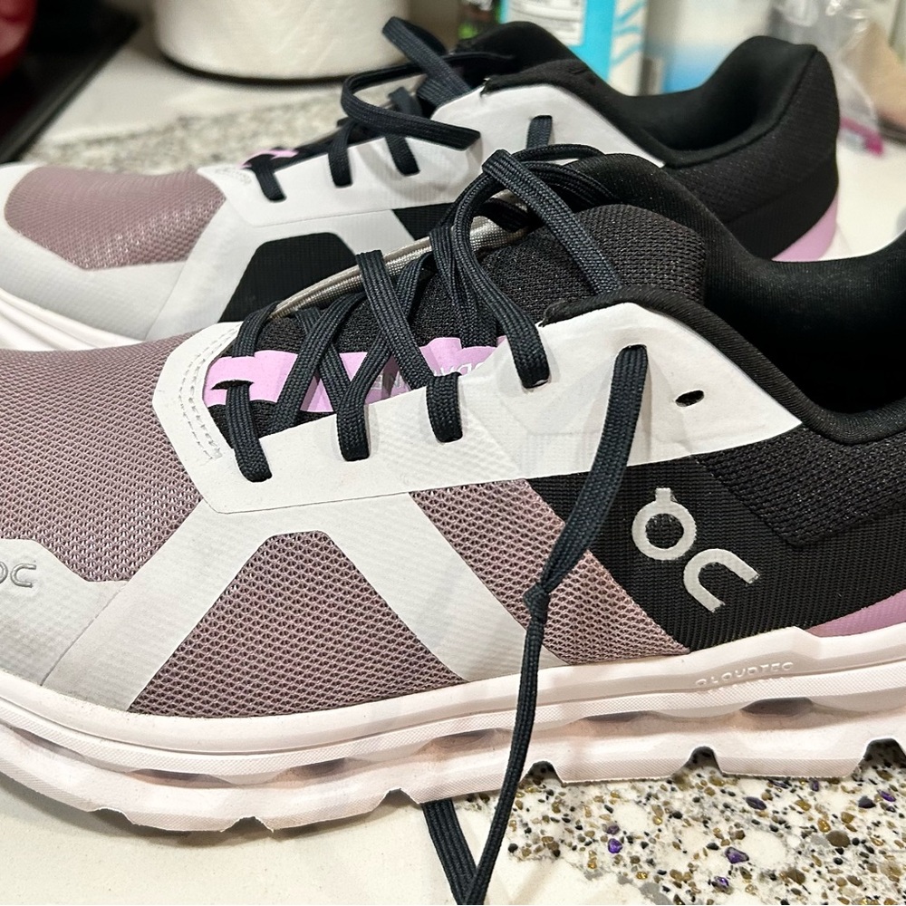 9.5 w Cloudrunner Road-Running Shoes - Women Cloudrunner